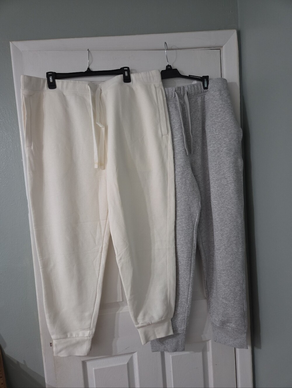 Lot Of Two Member's Mark Men's Newport Fleece Joggers. Cream/Gray. 2XL. NWT